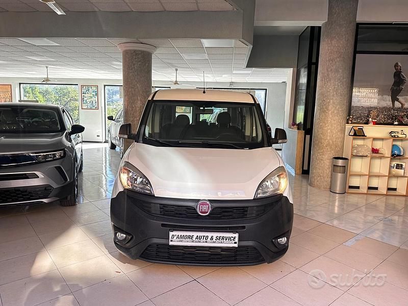 Usata Fiat Doblò Lounge 95 CV (69 kW) 2017 Bianco Monovolume