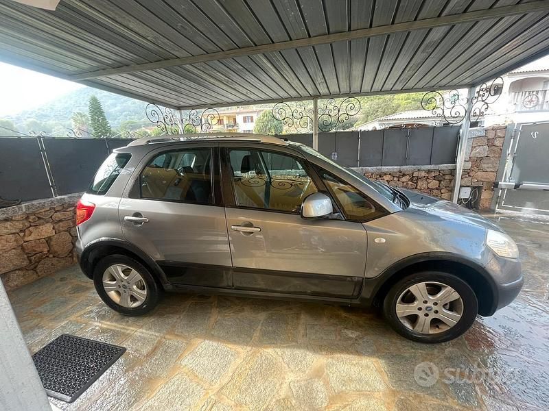 Usata Fiat Sedici 120 CV (88 kW) 2008 Grigio SUV