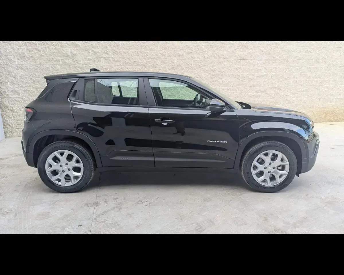 Usata Jeep Avenger EV Altitude 61 kW (84 CV) 2024 Nero SUV