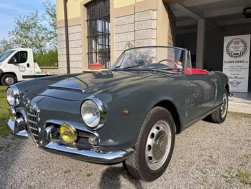 Usata Alfa Romeo Giulia Spider 1960 Grigio Cabrio