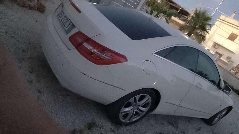 Occasion Mercedes E220 Avantgarde 170 ch (125 kW) 2010 Blanc Coupé