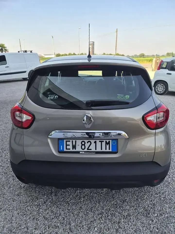 Usata Renault Captur 90 CV (66 kW) 2014 Grigio SUV