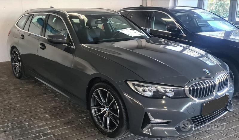 Usata BMW 318 Luxury Line 150 CV (110 kW) 2022 Grigio Station wagon