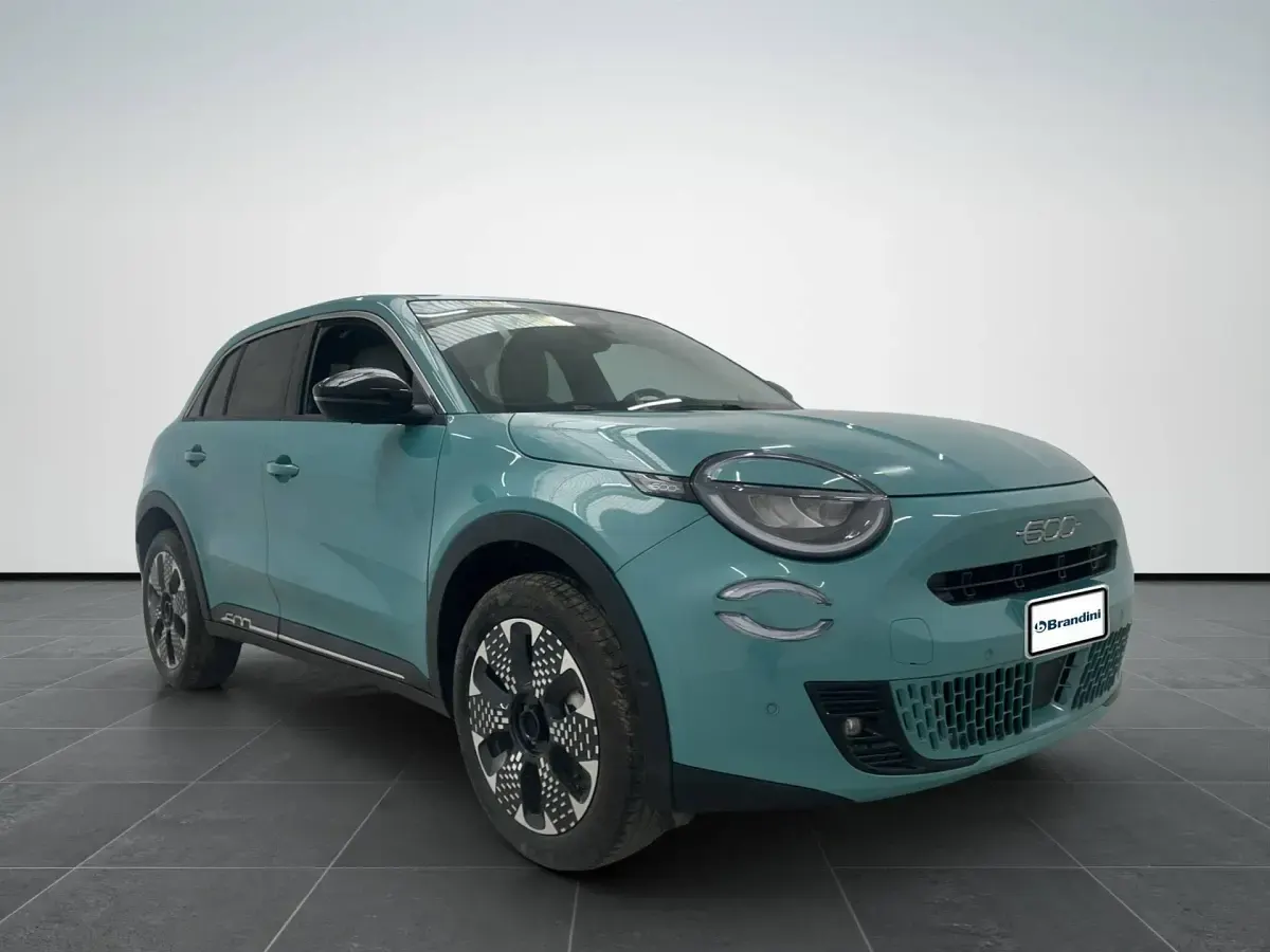 Nuova Fiat 600 La Prima 101 CV (74 kW) 2026 Azzurro acqua metallizzato SUV
