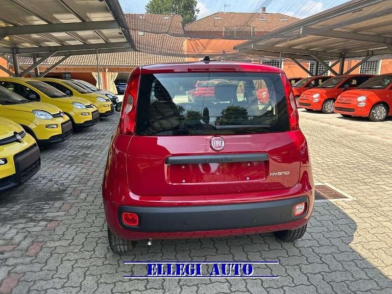Nuova Fiat Panda 69 CV (50 kW) 2026 Rosso Utilitaria