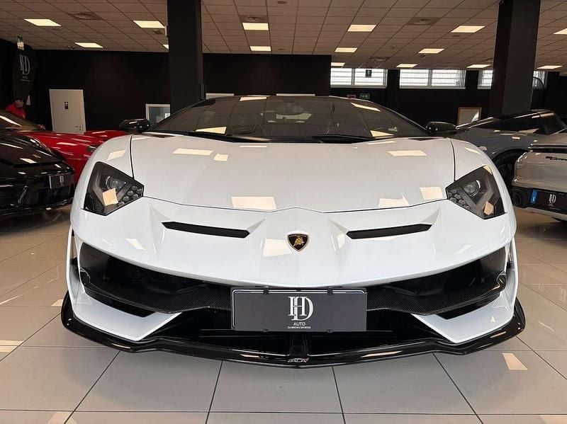 Usata Lamborghini Aventador 770 CV (566 kW) 2021 Bianco isi Cabrio