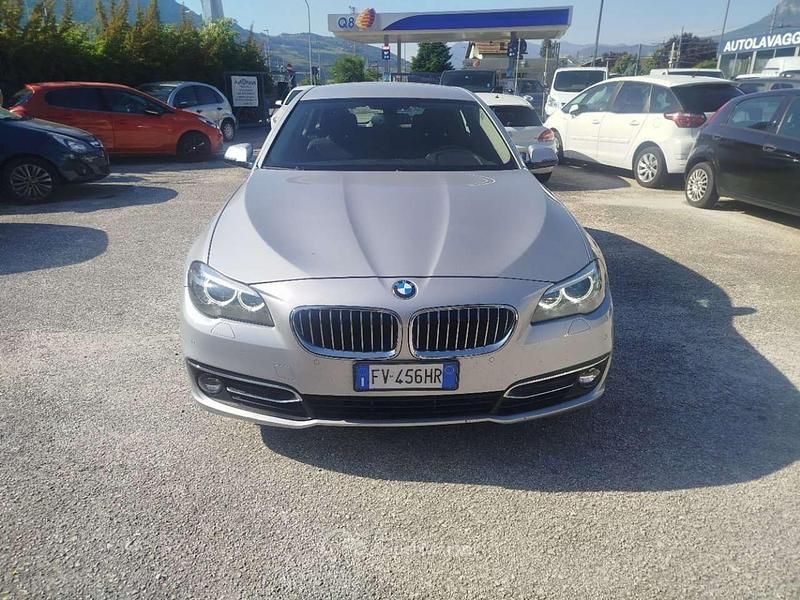Usata BMW 520 Luxury Line 190 CV (139 kW) 2017 Grigio Station wagon