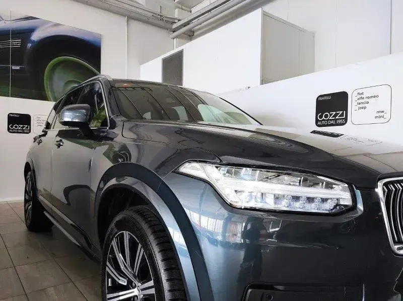 Usata Volvo XC90 Core 235 CV (172 kW) 2024 Blu SUV