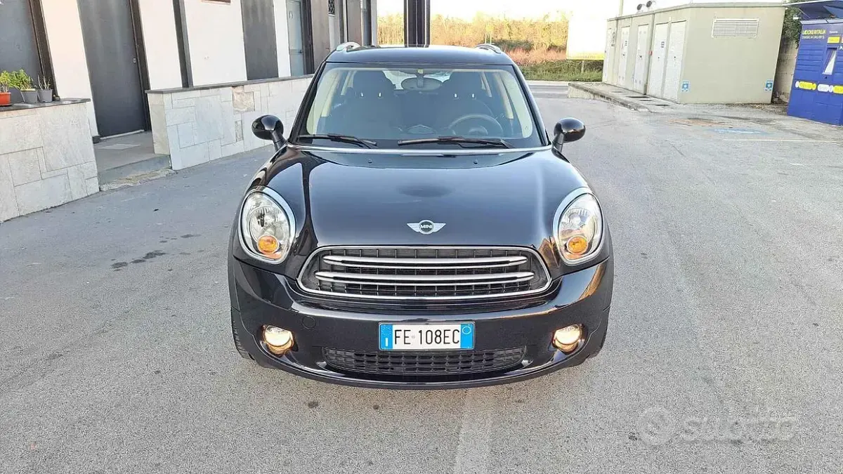 Usata Mini Cooper Countryman Business 111 CV (81 kW) 2016 Nero SUV