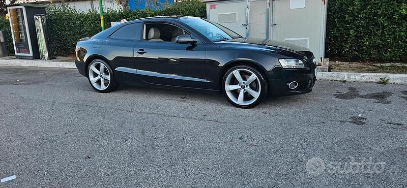 Nero Usata 2009 Audi A5 Ambiente Coupé | 6950 € (Buon prezzo) - Immagine 1/4