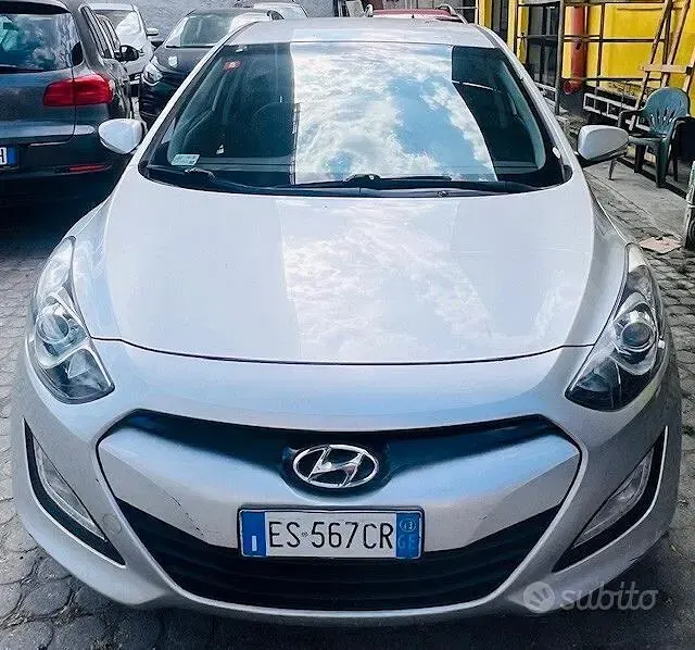 Usata Hyundai i30 Comfort 110 CV (80 kW) 2013 Grigio Berlina