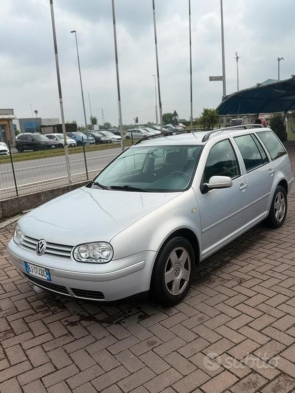 Begagnad VW Golf IV 2000 Grå Kombi
