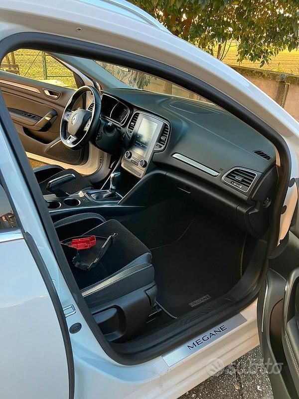 Usata Renault Mégane IV Intens 110 CV (80 kW) 2017 Bianco Station wagon