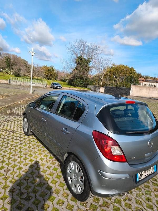 Usata Opel Corsa 2007 Grigio Berlina