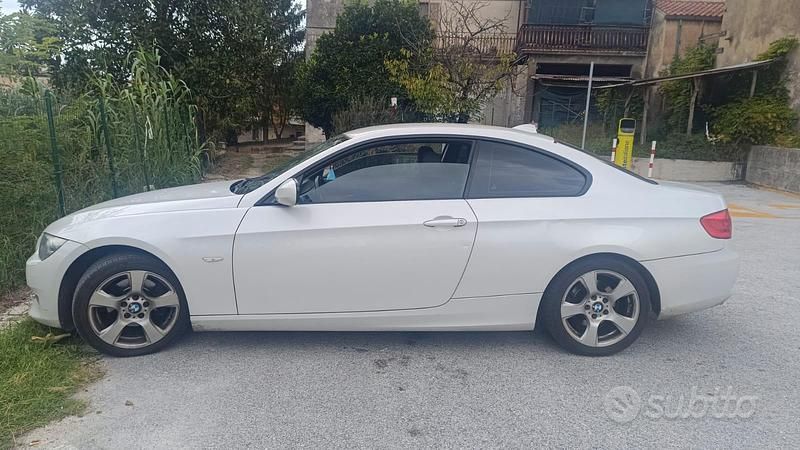 Usata BMW 320 184 CV (135 kW) 2011 Bianco Coupé