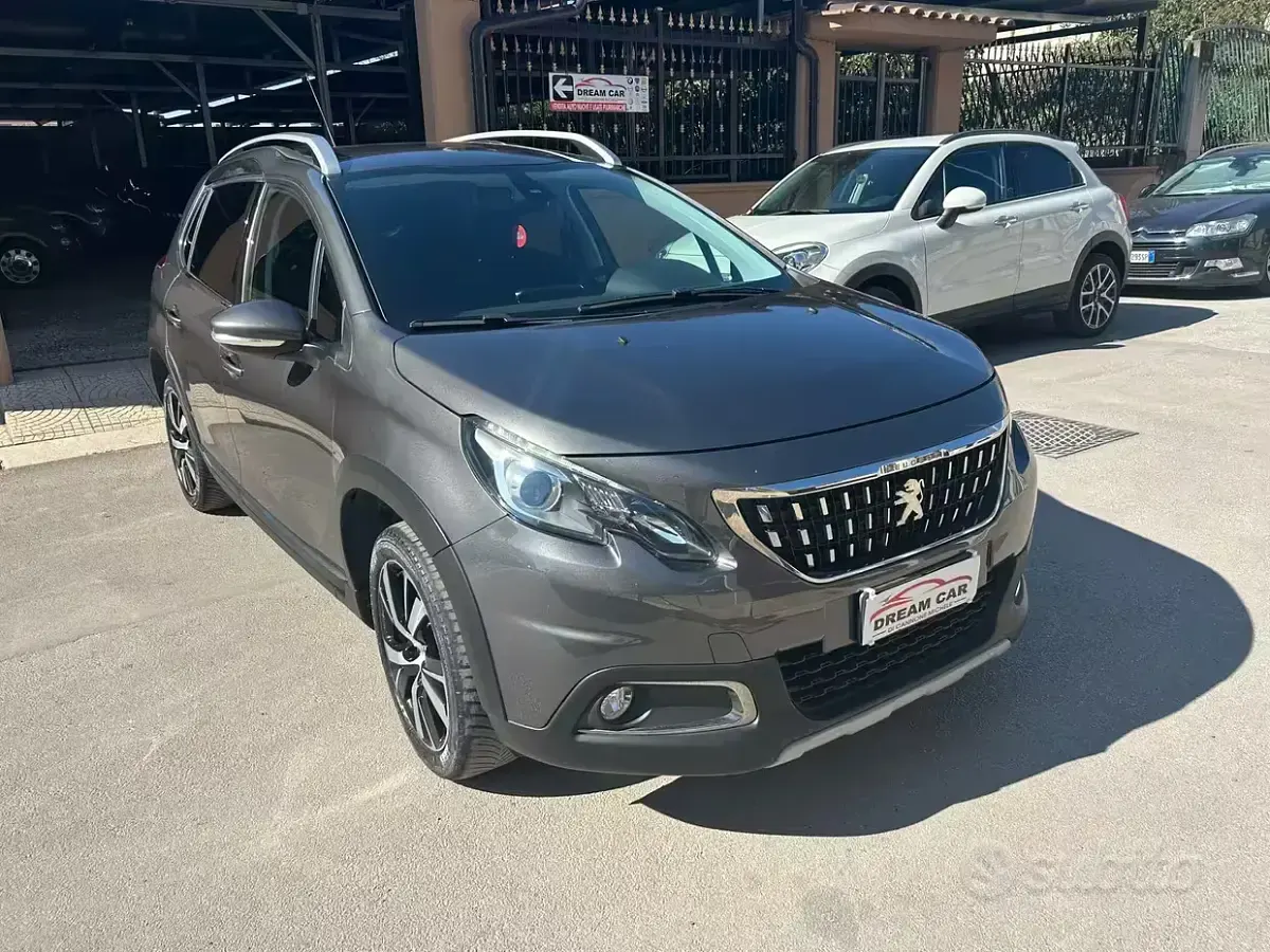 Usata Peugeot 2008 Allure 99 CV (72 kW) 2017 Grigio SUV
