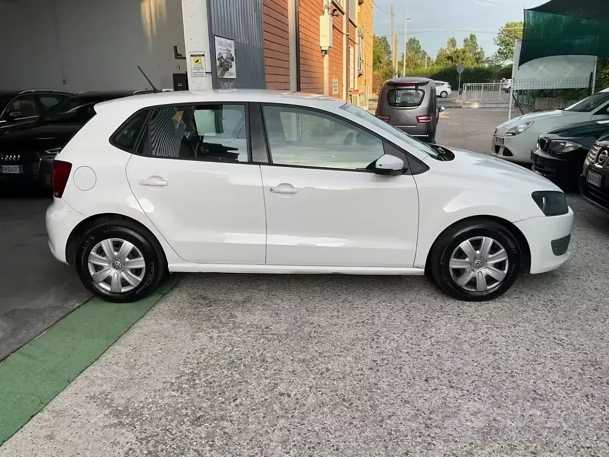 Usata VW Polo Comfortline 75 CV (55 kW) 2012 Bianco Utilitaria