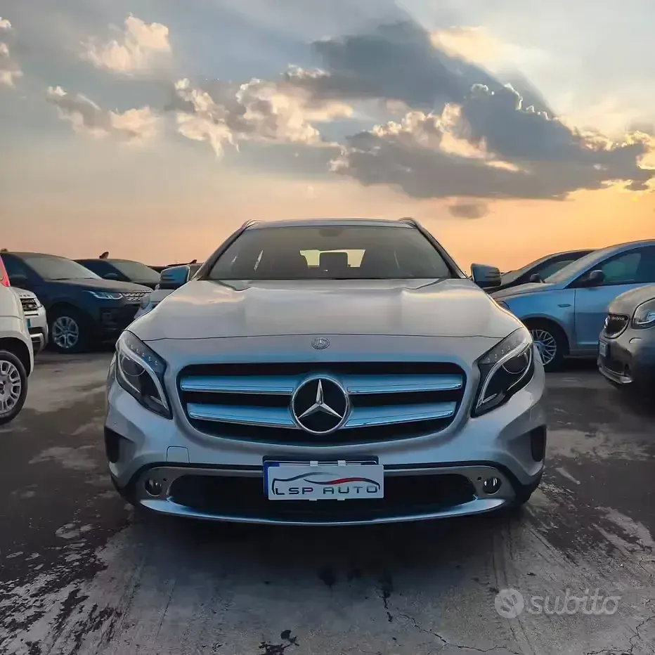 Usata Mercedes GLA200 136 CV (100 kW) 2014 Grigio SUV