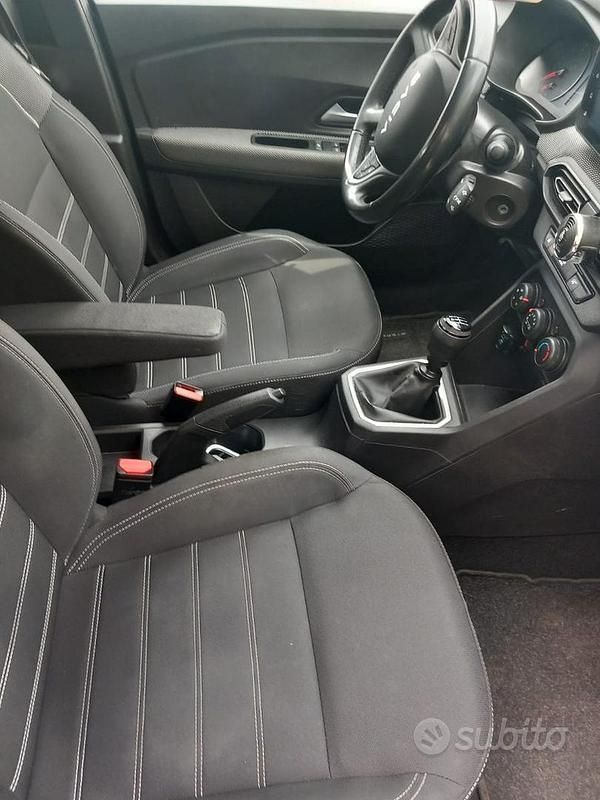 Usata Dacia Sandero 67 CV (49 kW) 2023 Grigio Berlina