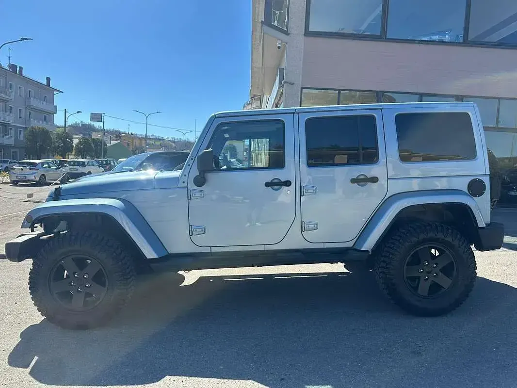 Usata Jeep Wrangler Unlimited 200 CV (147 kW) 2013 Blu/azzurro SUV