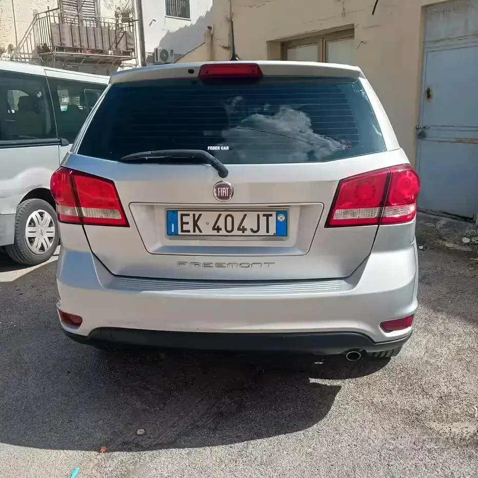 Usata Fiat Freemont 140 CV (102 kW) 2011 Grigio SUV