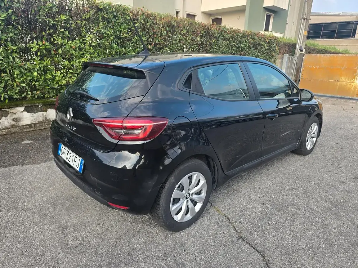 Usata Renault Clio V 100 CV (73 kW) 2021 Nero Berlina