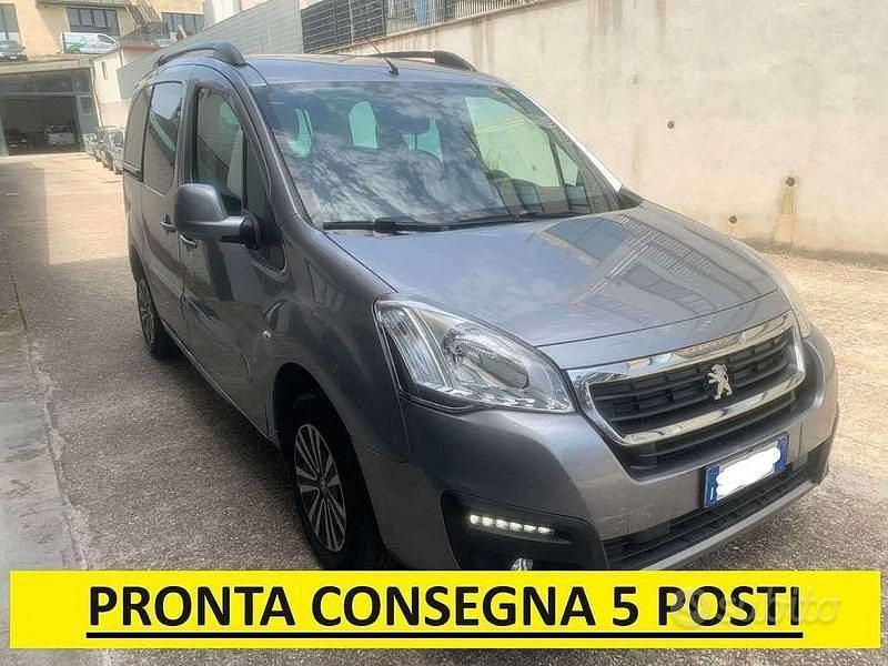 Usata Peugeot Partner Tepee Active 99 CV (72 kW) 2017 Grigio Monovolume