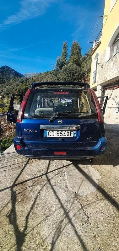 Blu Usata 2004 Nissan X-Trail SUV | 1300 € (Super prezzo) - Immagine 1/4