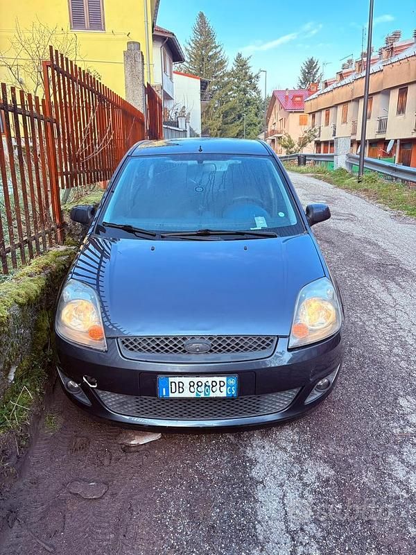 Usata Ford Fiesta 2006 Nero Utilitaria