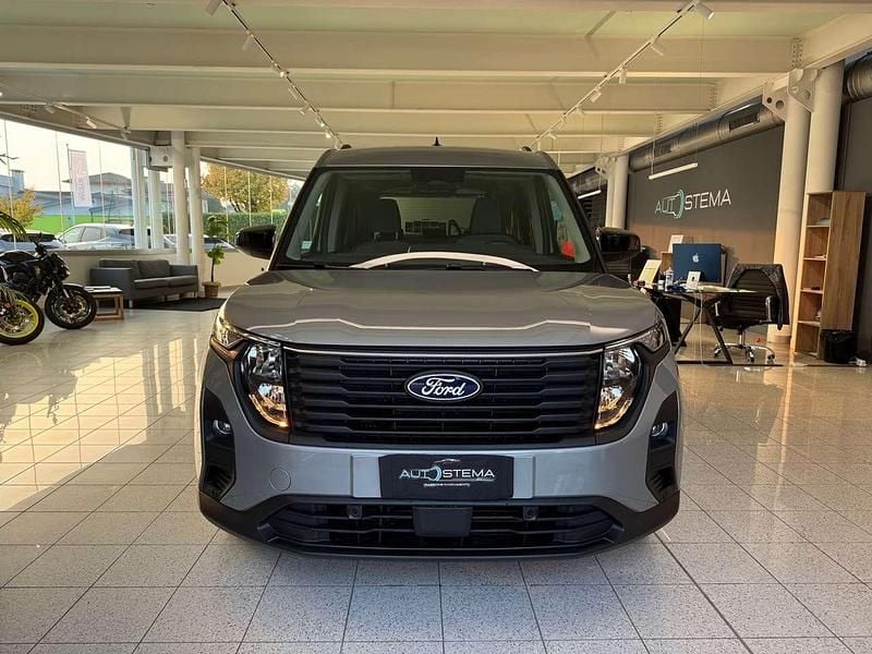 Usata Ford Tourneo Courier Titanium 125 CV (91 kW) 2025 Solar silver Monovolume