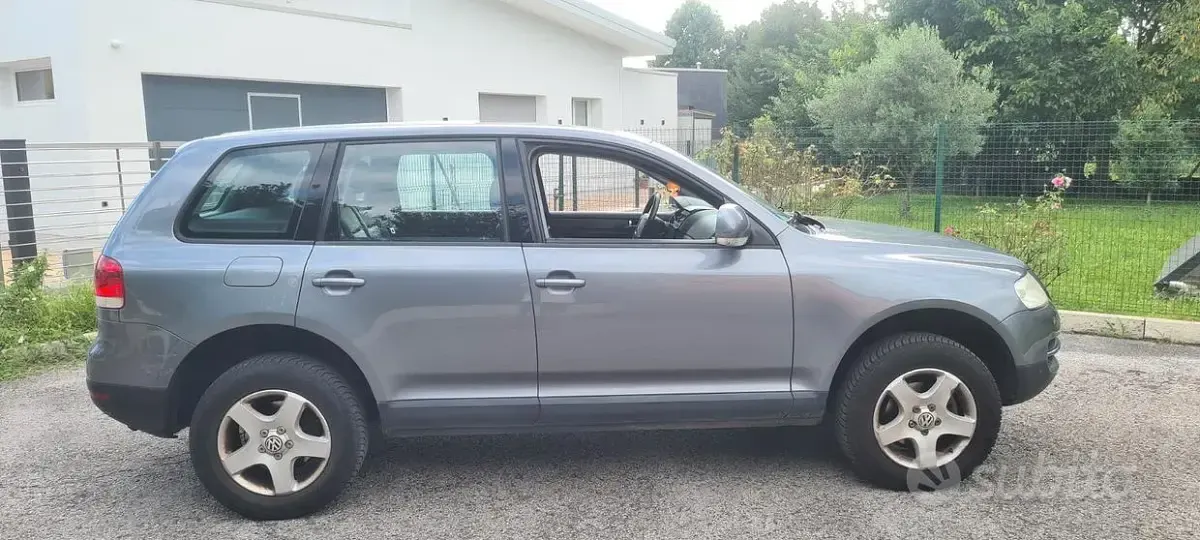 Usata VW Touareg R 174 CV (127 kW) 2004 Grigio SUV