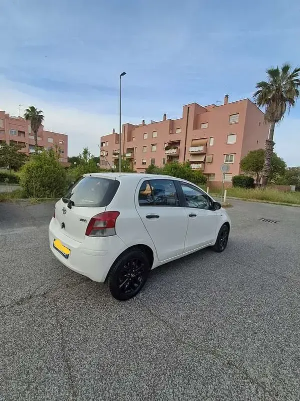 Usata Toyota Yaris Sol 68 CV (50 kW) 2011 Utilitaria