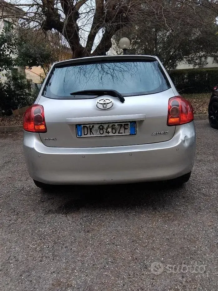 Usata Toyota Auris 177 CV (130 kW) 2007 Grigio Berlina