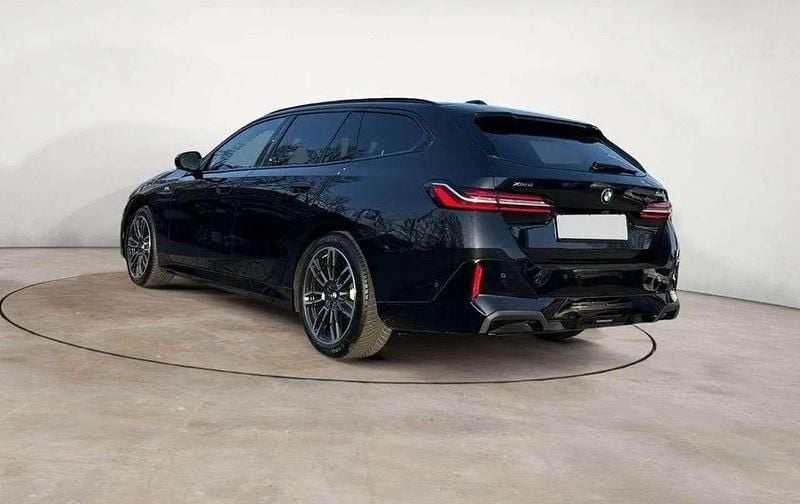 Usata BMW 520 M Sport 197 CV (144 kW) 2025 Nero zaffiro Station wagon