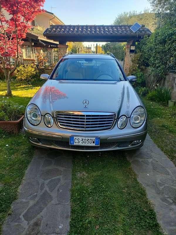 Usata Mercedes E280 Elegance 177 CV (130 kW) 2004 Argento Station wagon
