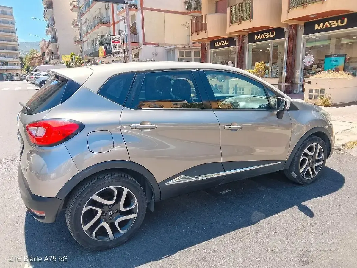 Usata Renault Captur 90 CV (66 kW) 2015 Grigio SUV