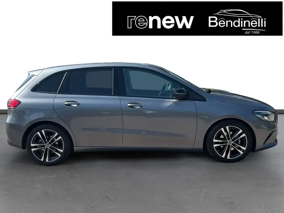 Usata Mercedes B180 136 CV (100 kW) 2019 Grigio Monovolume