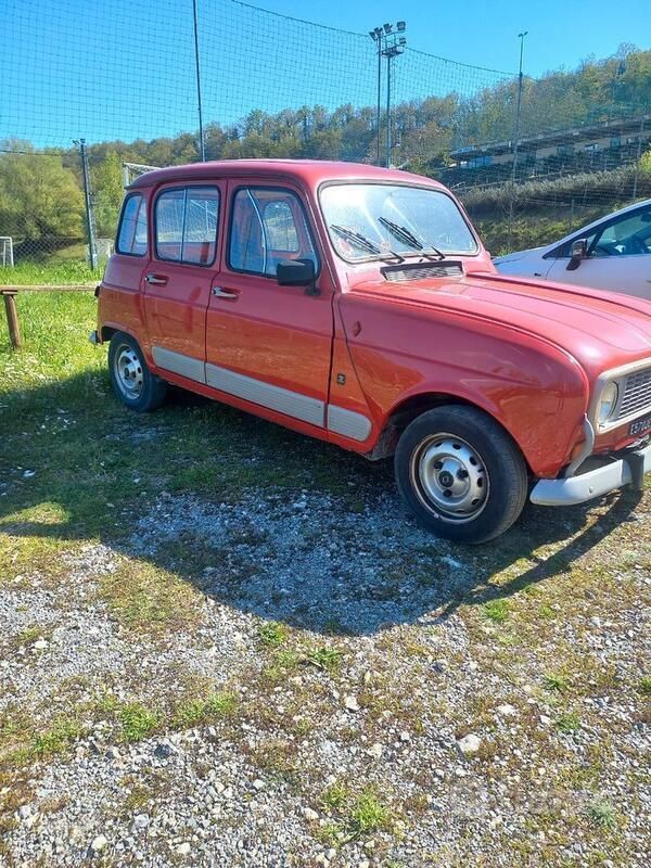 Usata Renault R4 34 CV (25 kW) 1983 Rosso Utilitaria