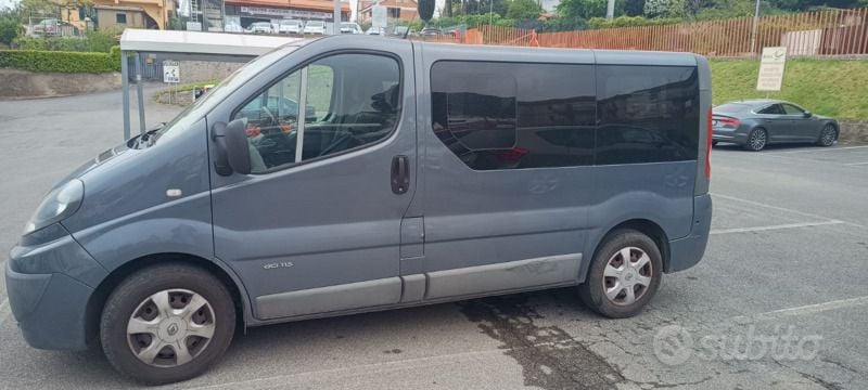 Usata Renault Trafic 58 CV (42 kW) 2012 Grigio Monovolume