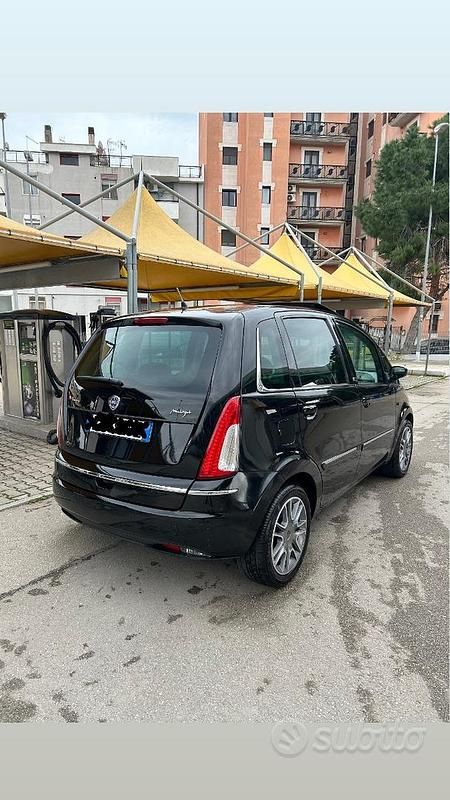 Usata Lancia Musa 90 CV (66 kW) 2009 Nero Monovolume