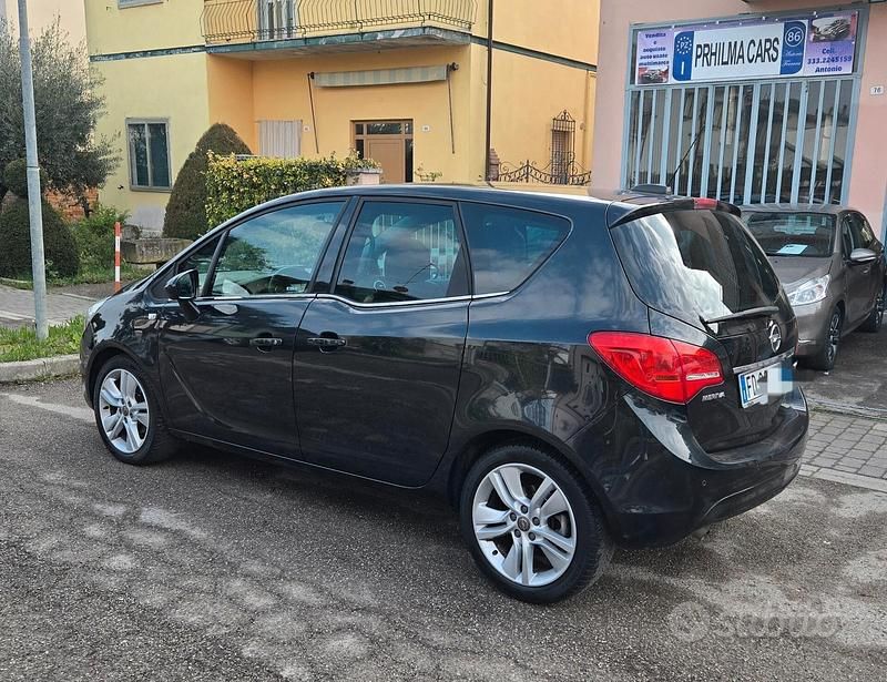 Usata Opel Meriva Cosmo 120 CV (88 kW) 2016 Nero Monovolume