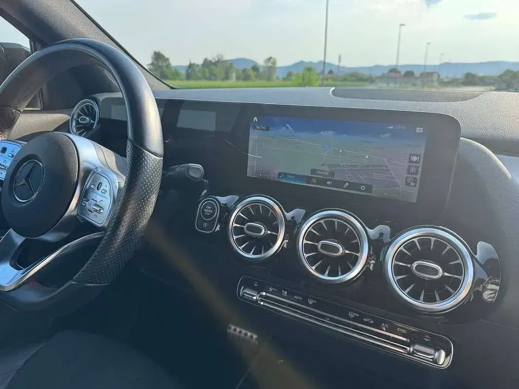 Usata Mercedes GLA200 Premium 163 CV (119 kW) 2020 Nero SUV