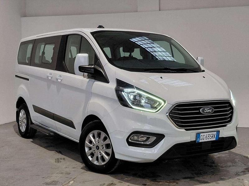 Usata Ford Tourneo Trend 131 CV (96 kW) 2021 Bianco Monovolume