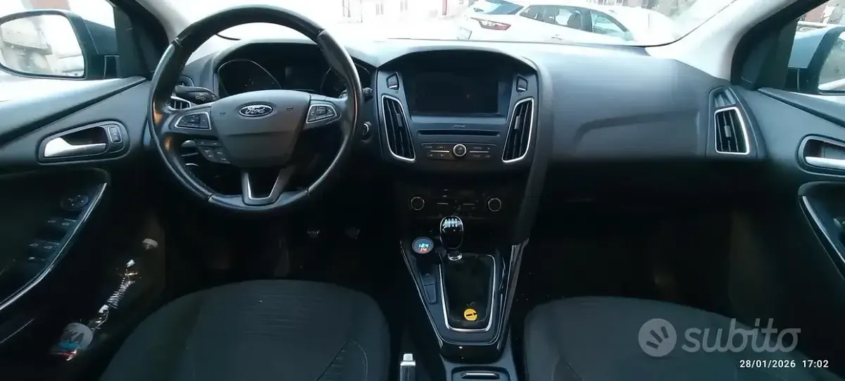 Usata Ford Focus Titanium 120 CV (88 kW) 2017 Grigio Station wagon