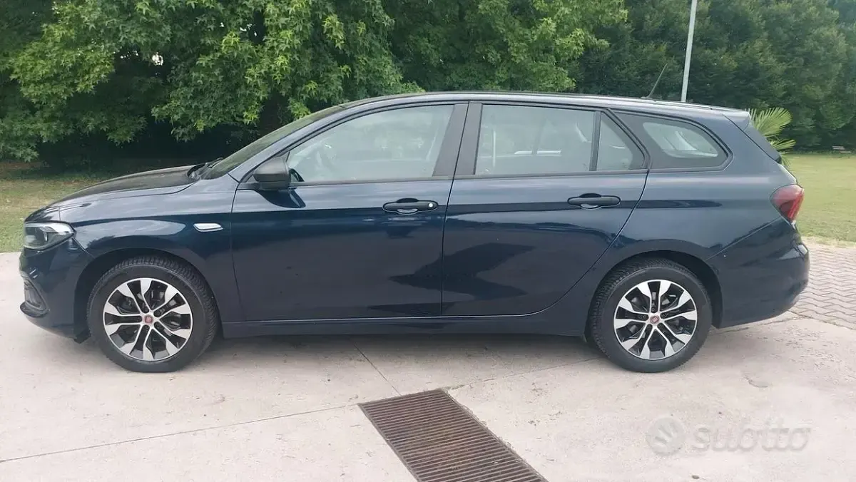 Usata Fiat Tipo Business 120 CV (88 kW) 2021 Bluazzurro Station wagon