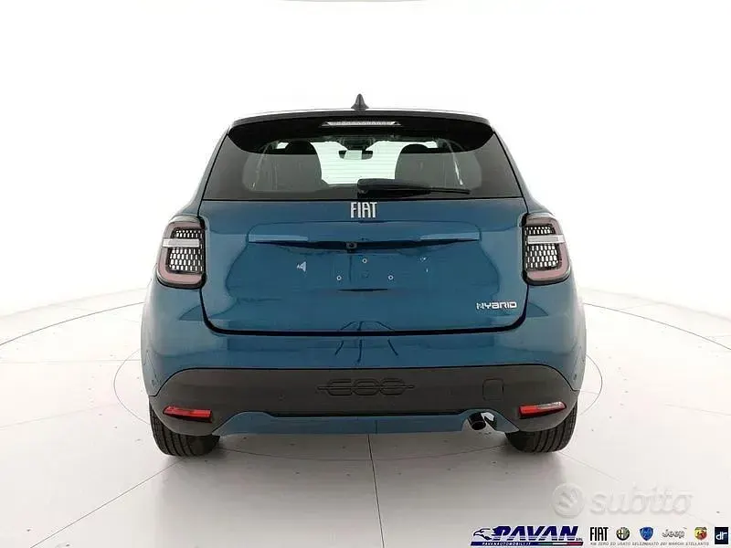 Nuova Fiat 600 Icon 110 CV (80 kW) 2025 Verde SUV