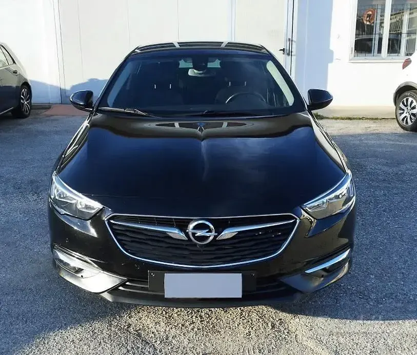 Usata Opel Insignia 136 CV (100 kW) 2017 Nero Berlina