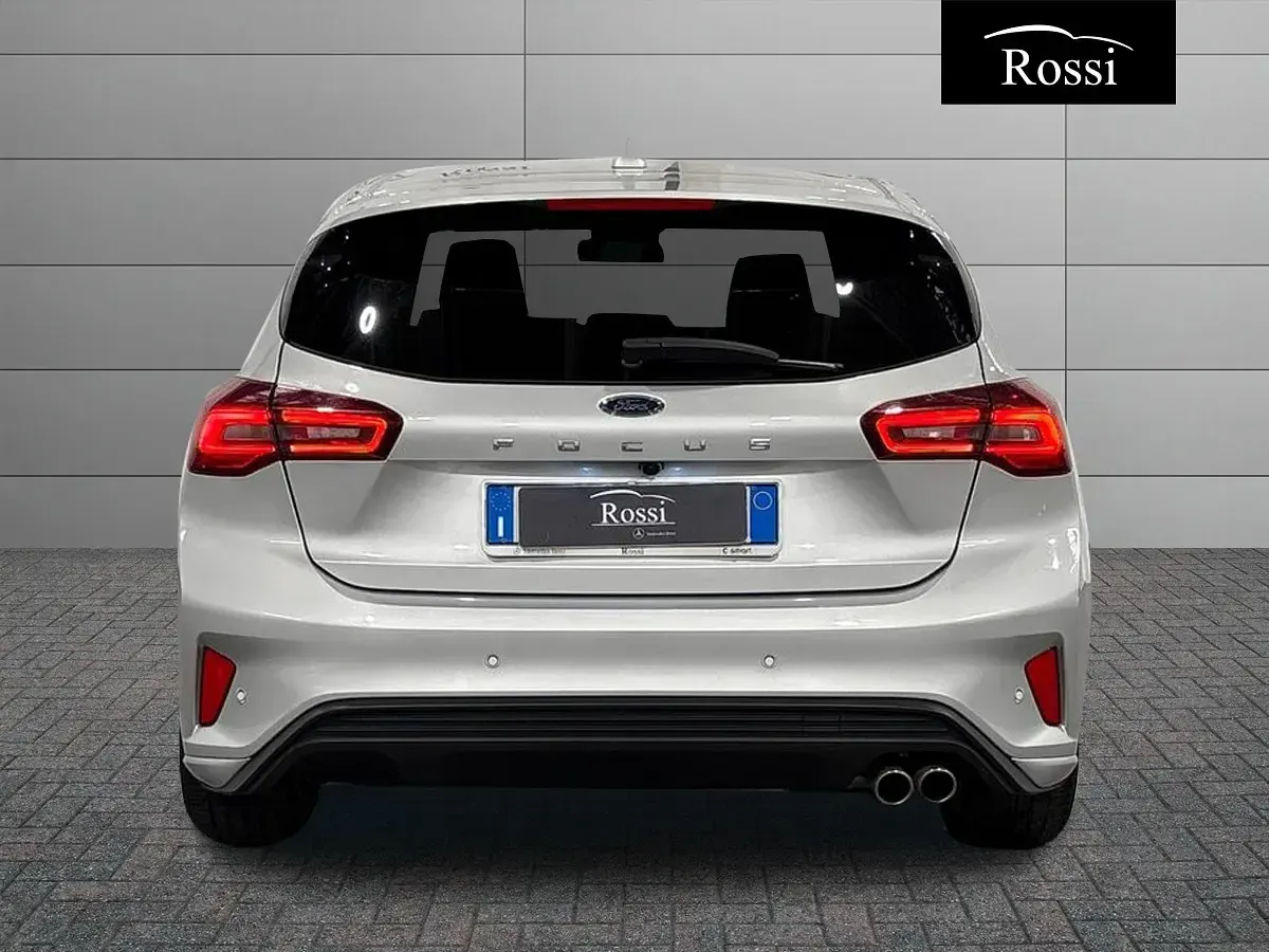 Usata Ford Focus ST-Line 116 CV (85 kW) 2024 Magnetic grey Berlina
