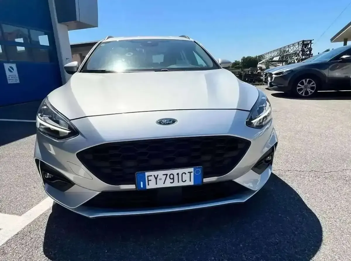 Usado Ford Focus ST-Line 150 HP (110 kW) 2019 Prateado Carrinha