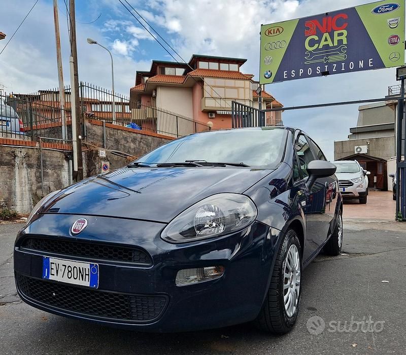 Blu Usata 2014 Fiat Punto Lounge Due volumi | 5600 € (Buon prezzo) - Immagine 1/4